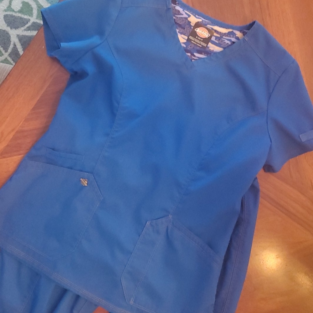 Drickies scrub set